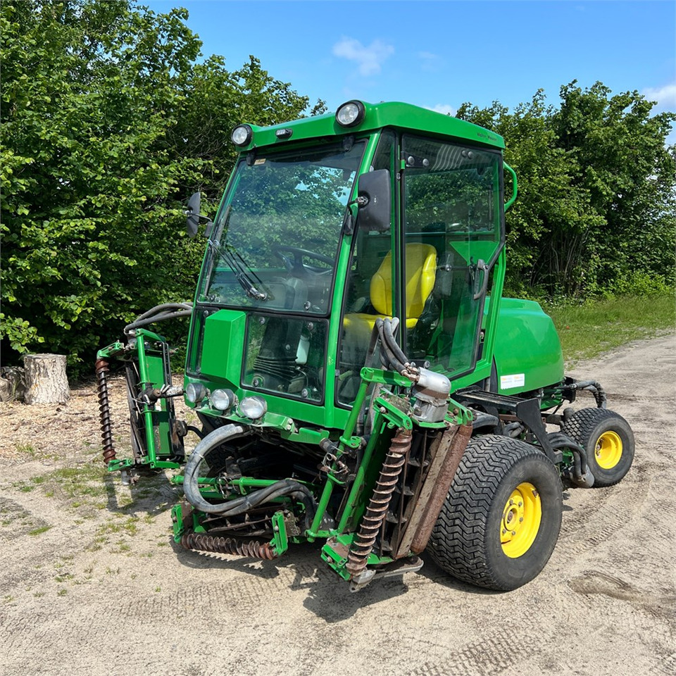 John Deere 8700 PC FM - Baštenska kosačica: slika 1 John Deere 8700 PC FM - Baštenska kosačica: slika 1