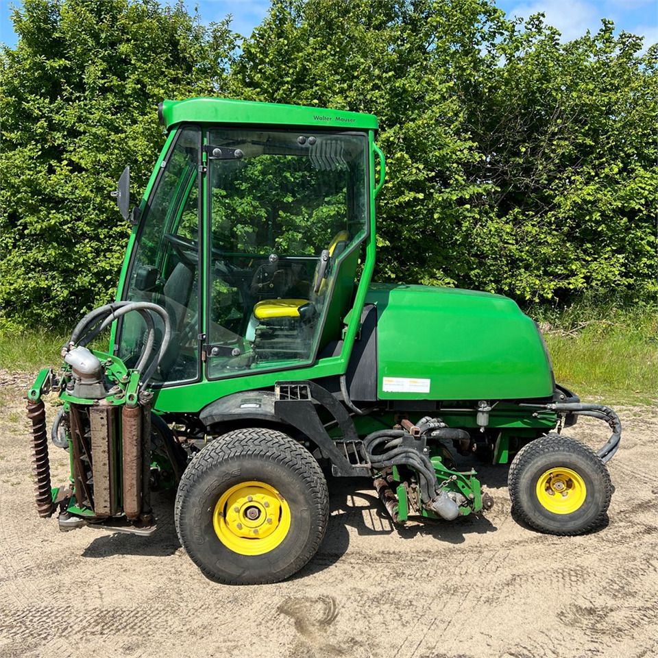 John Deere 8700 PC FM - Baštenska kosačica: slika 2 John Deere 8700 PC FM - Baštenska kosačica: slika 2