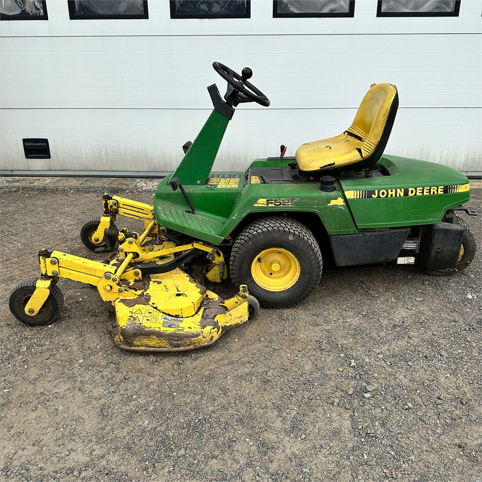 John Deere F525 FM - Baštenska kosačica: slika 2 John Deere F525 FM - Baštenska kosačica: slika 2