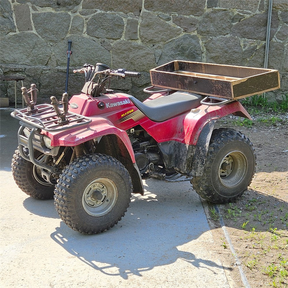 Kawasaki KLF 250 - ATV/ Četvorotočkaš: slika 1 Kawasaki KLF 250 - ATV/ Četvorotočkaš: slika 1
