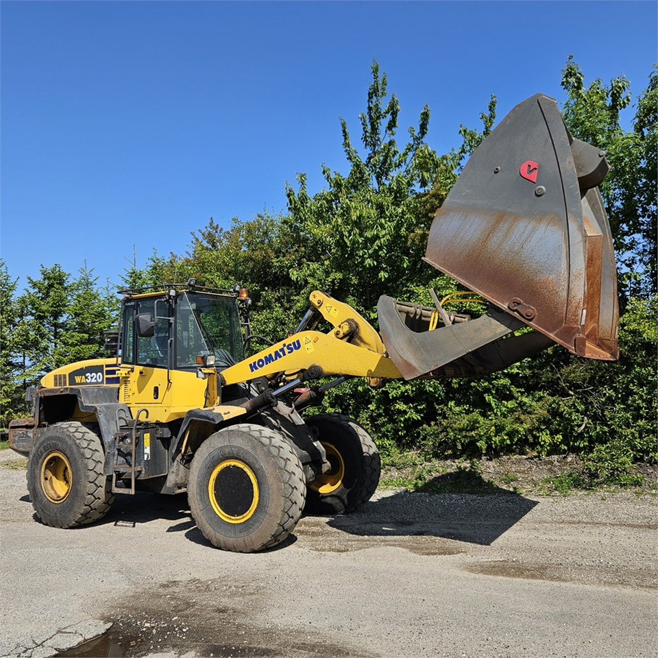Komatsu WA320-5H - Utovarivač točkaš: slika 1 Komatsu WA320-5H - Utovarivač točkaš: slika 1