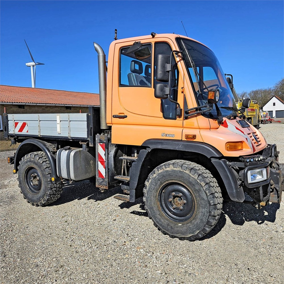 Mercedes U300 - Korisno/ Posebno vozilo: slika 1 Mercedes U300 - Korisno/ Posebno vozilo: slika 1