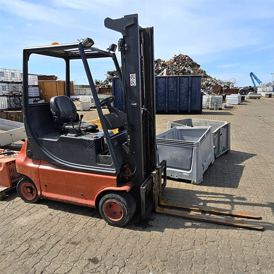 Linde E18P - Viljuškar: slika 1 Linde E18P - Viljuškar: slika 1