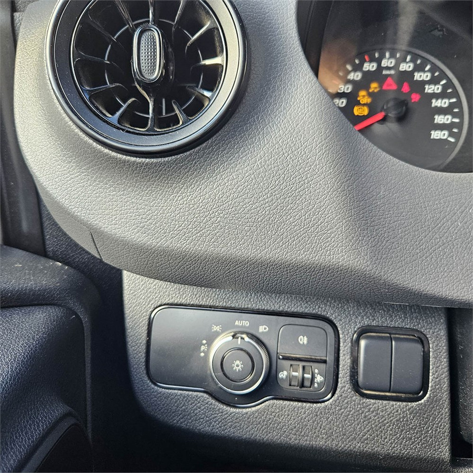 Mali kombi Mercedes 214 Cdi Ksv A2: slika 21