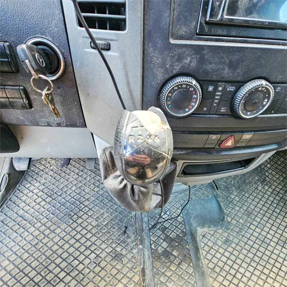 Dostavno vozilo sa zatvorenim sandukom Mercedes Sprinter 515 Cdi: slika 21