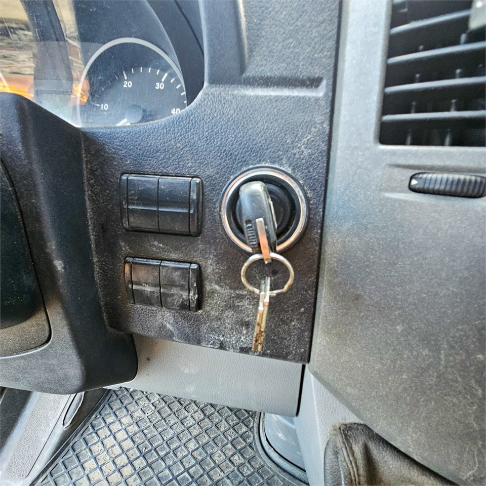Dostavno vozilo sa zatvorenim sandukom Mercedes Sprinter 515 Cdi: slika 20