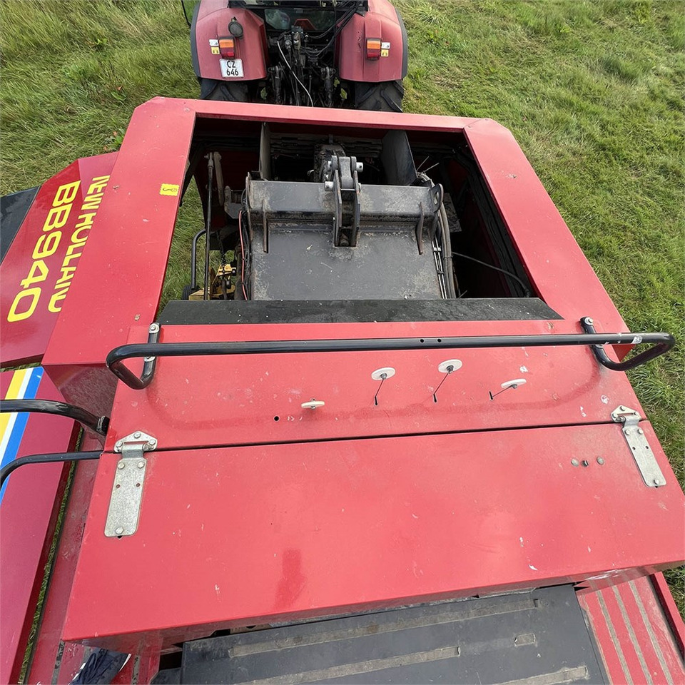Oprema za prevrtanje i razlaganje New Holland BB940R: slika 11