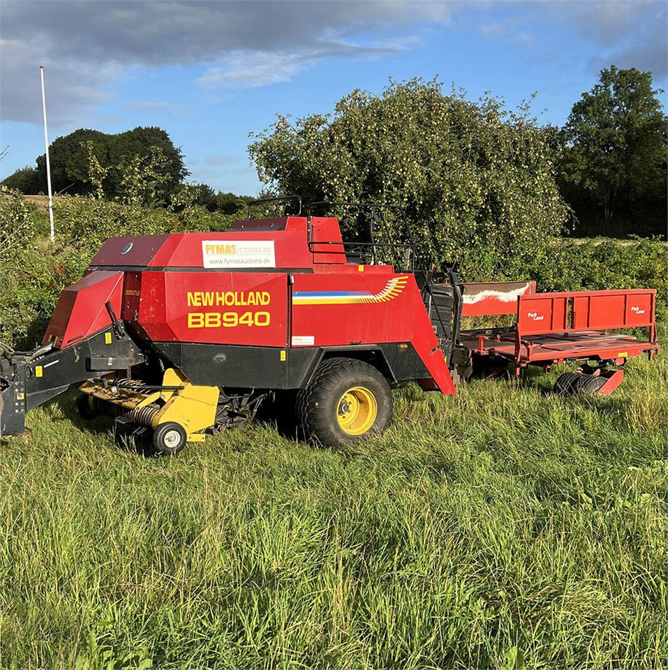 New Holland BB940R - Oprema za prevrtanje i razlaganje: slika 1 New Holland BB940R - Oprema za prevrtanje i razlaganje: slika 1