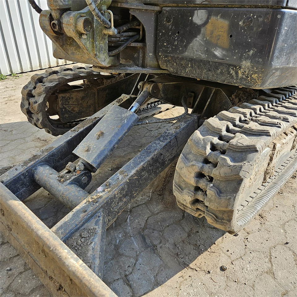 Mini bager New Holland E26C: slika 20