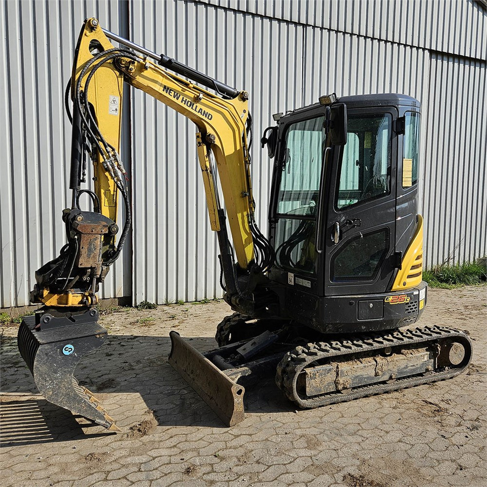 New Holland E26C - Mini bager: slika 3 New Holland E26C - Mini bager: slika 3