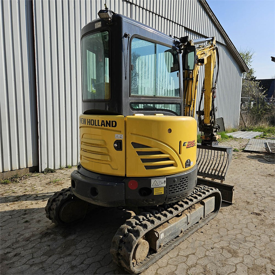 Mini bager New Holland E26C: slika 8