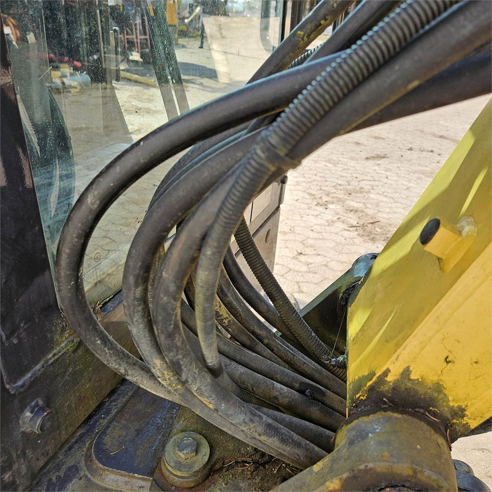 Mini bager New Holland E26C: slika 21