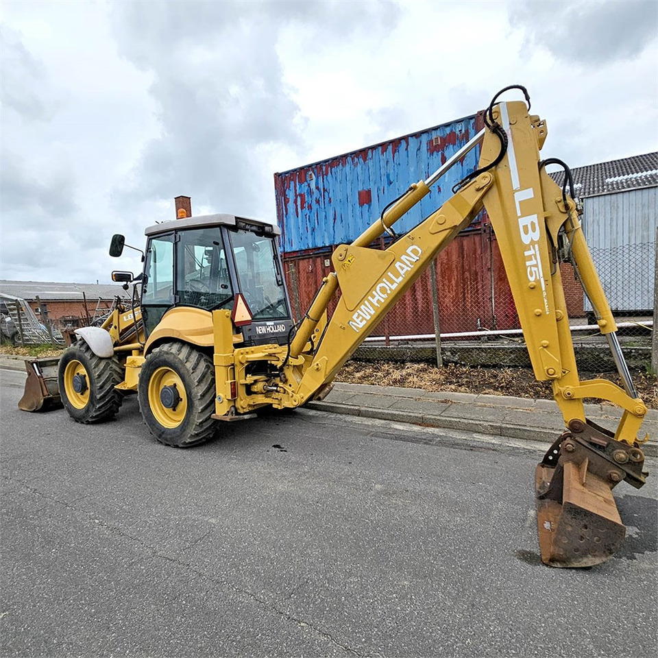 New Holland LB115 - Bager utovarivač: slika 4 New Holland LB115 - Bager utovarivač: slika 4