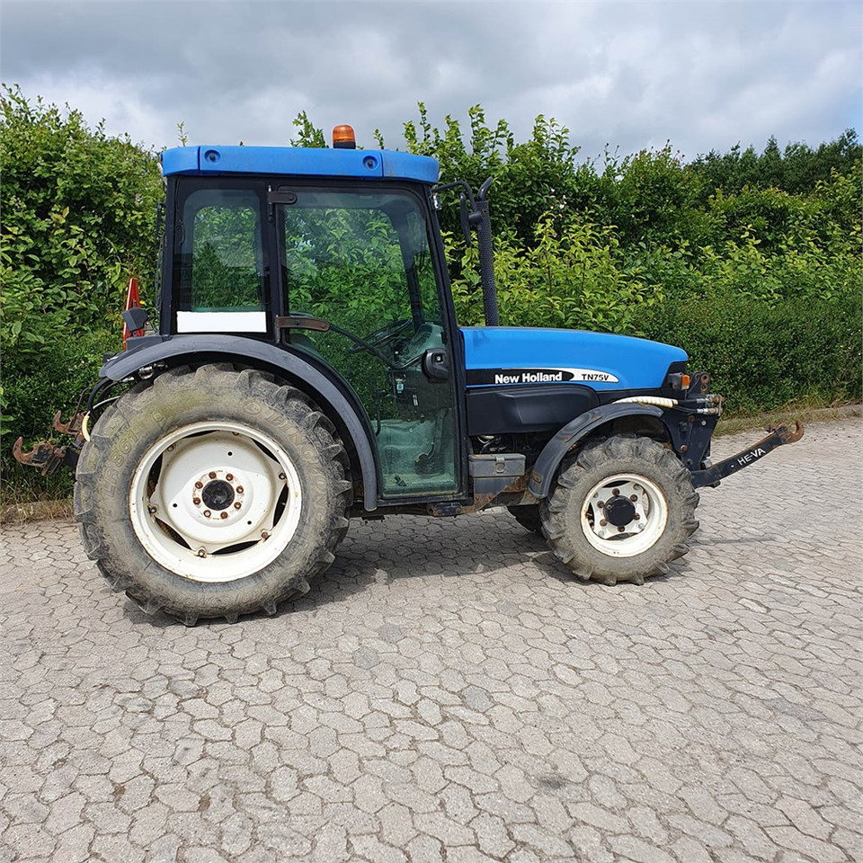 New Holland TN75 V - Traktor: slika 3 New Holland TN75 V - Traktor: slika 3
