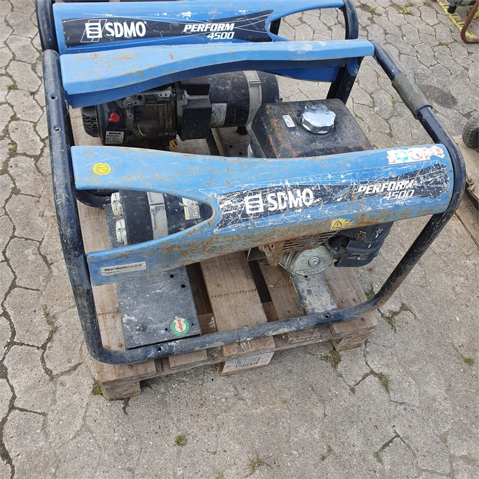 SDMO 4500 - Set generatora: slika 3 SDMO 4500 - Set generatora: slika 3