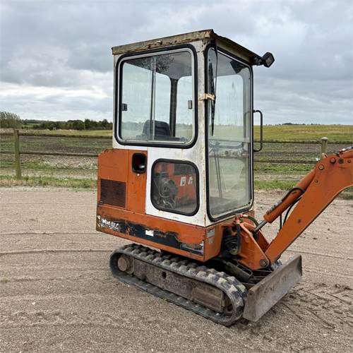 Schaeff HR 02 - Mini bager: slika 1 Schaeff HR 02 - Mini bager: slika 1
