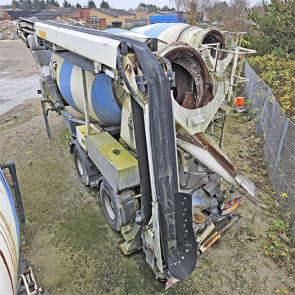 Schwing Stetter 10m3 - Poluprikolica mikser: slika 4 Schwing Stetter 10m3 - Poluprikolica mikser: slika 4