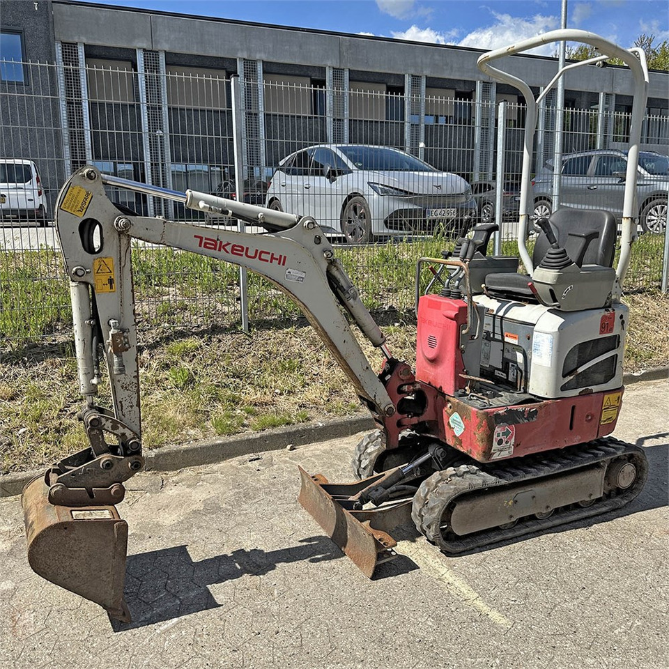 Takeuchi TB210 R - Mini bager: slika 1 Takeuchi TB210 R - Mini bager: slika 1