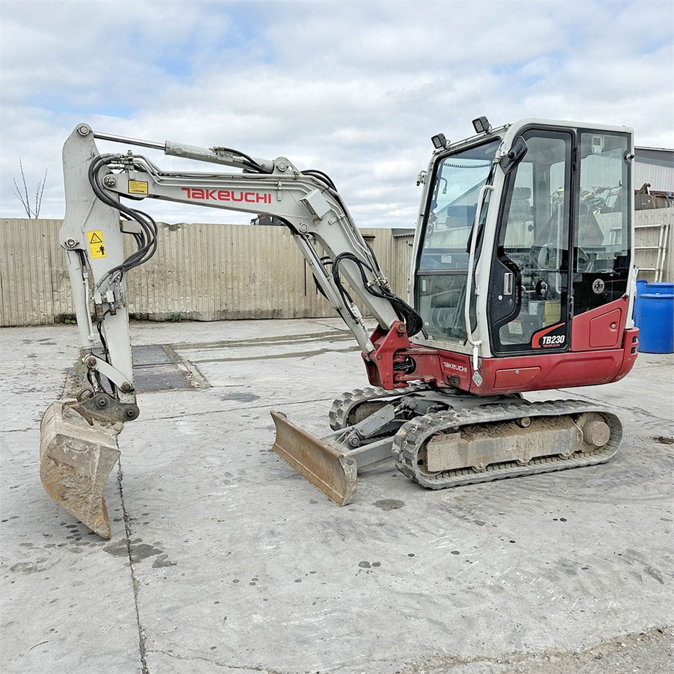 Takeuchi TB230 - Mini bager: slika 1 Takeuchi TB230 - Mini bager: slika 1