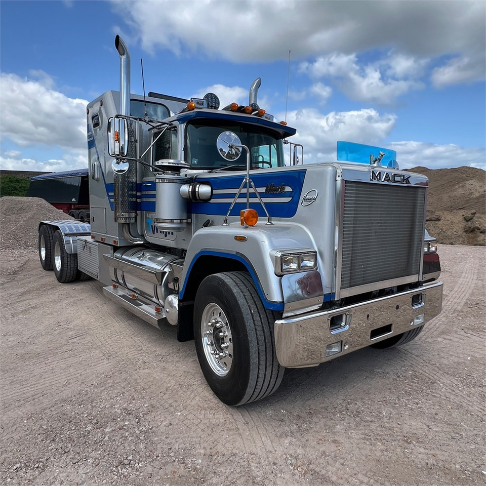 Mack Superliner - Tegljač: slika 1 Mack Superliner - Tegljač: slika 1