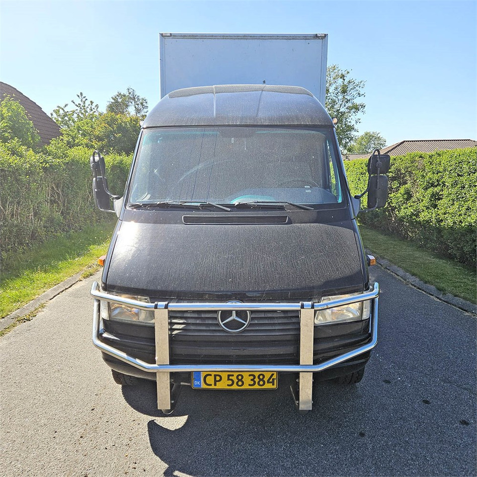 Mercedes 412 D - Tegljač: slika 4 Mercedes 412 D - Tegljač: slika 4
