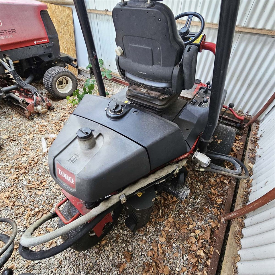 Toro Greensmaster 3200-D - Baštenska kosačica: slika 4 Toro Greensmaster 3200-D - Baštenska kosačica: slika 4