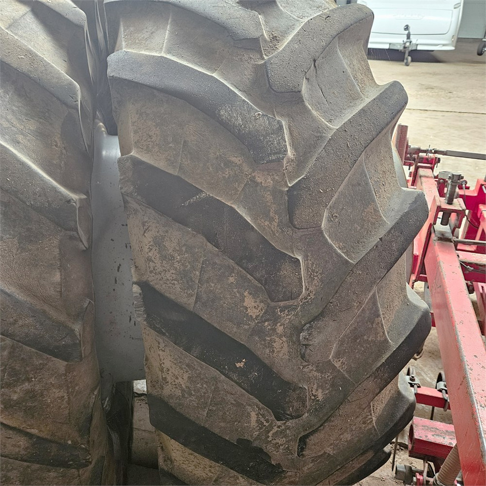Traktor Trelleborg TM800: slika 7 Traktor Trelleborg TM800: slika 7