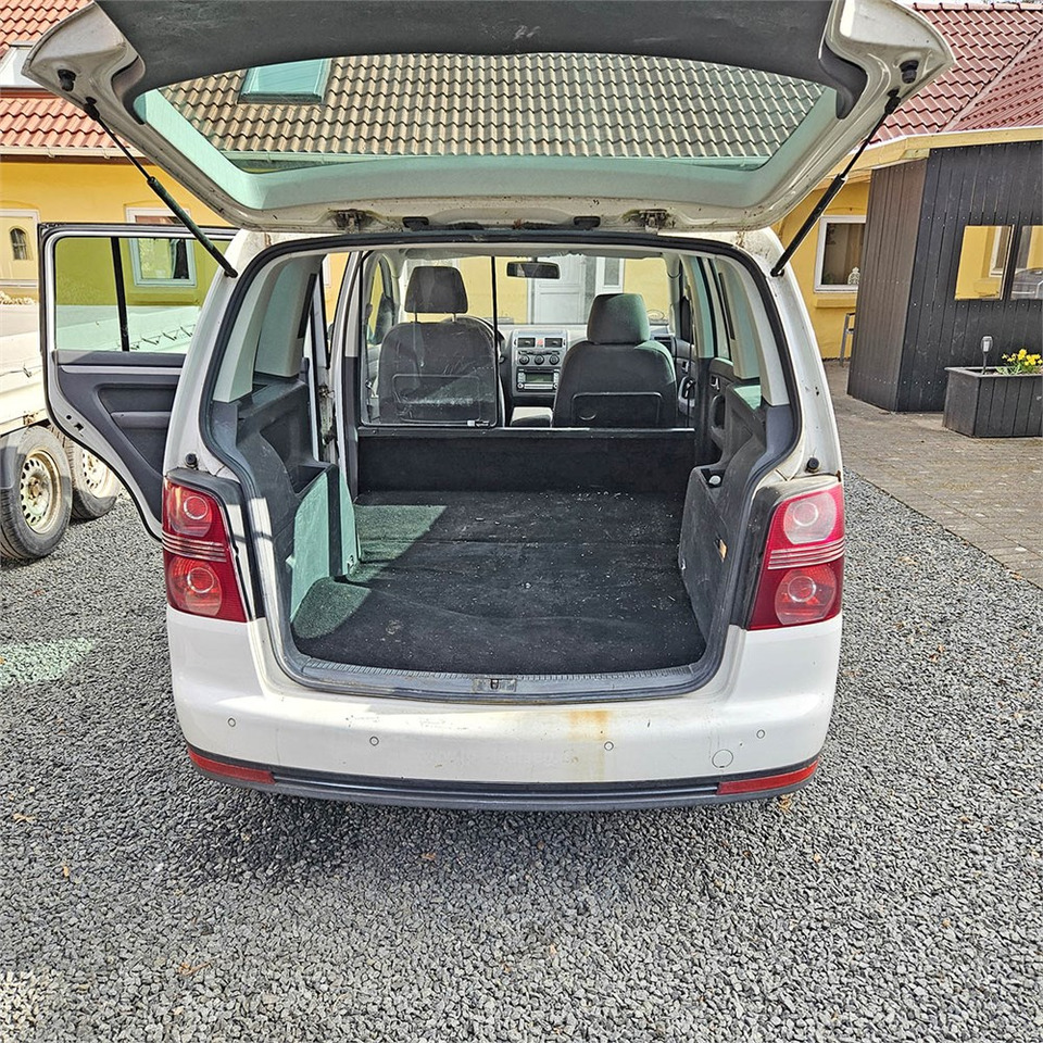 VW Touran Van 2,0 tdi automatisk - Automobil: slika 5 VW Touran Van 2,0 tdi automatisk - Automobil: slika 5