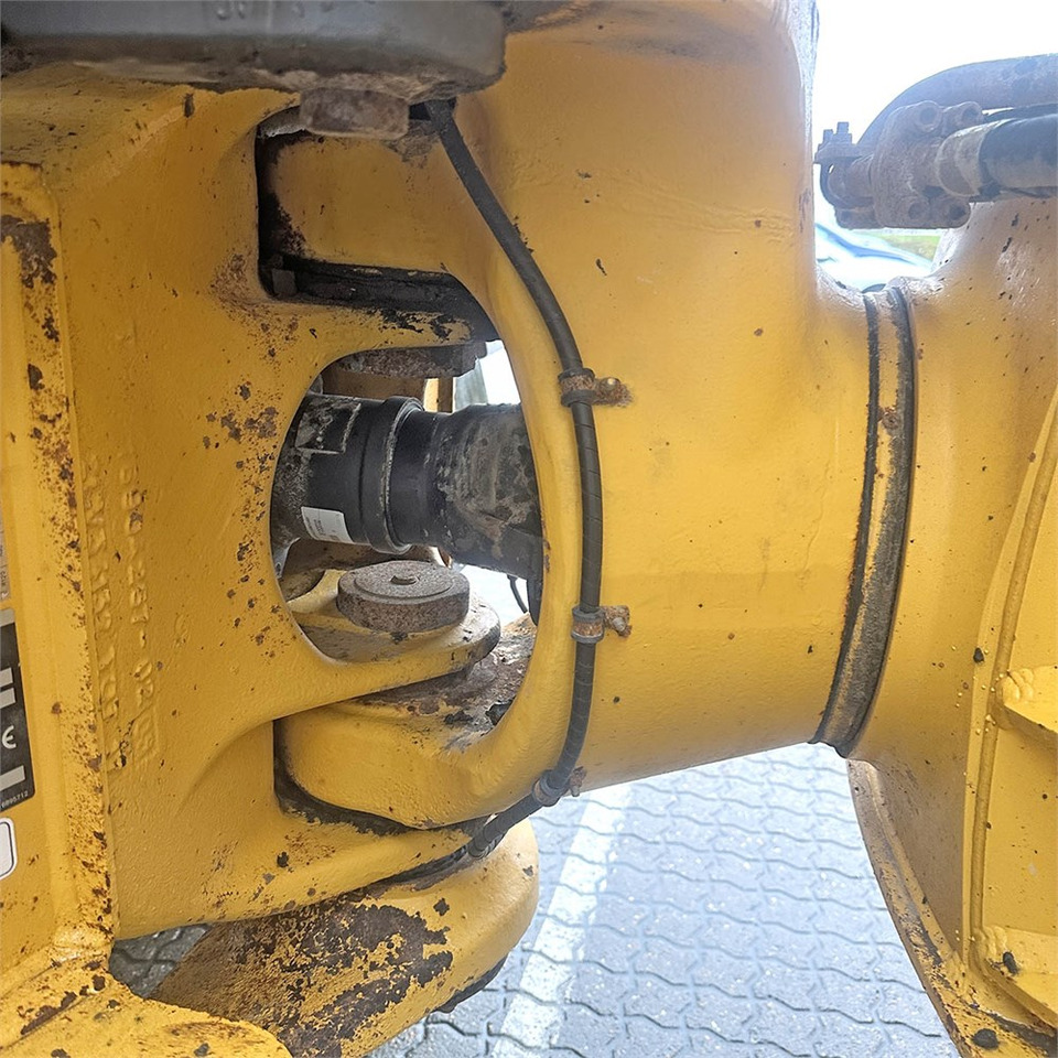 Zglobni kiper Volvo A30 G: slika 38