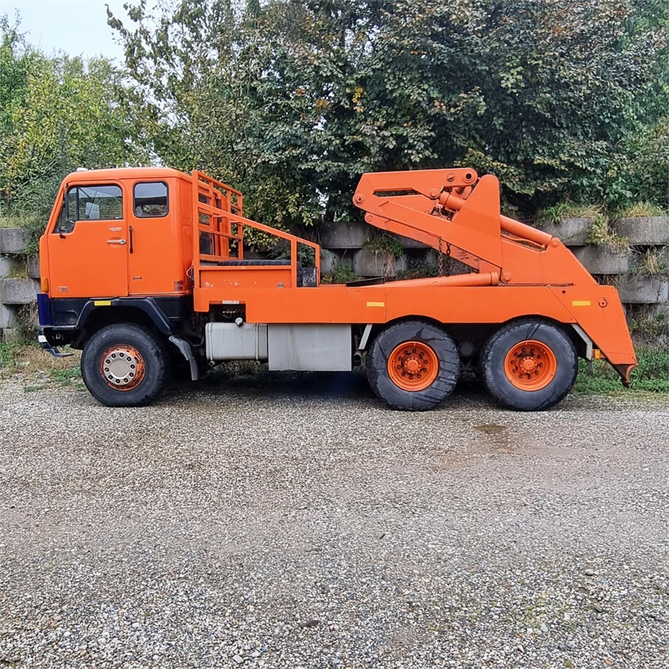 Volvo F 88 - Kamion za utovaranje kontejnera: slika 2 Volvo F 88 - Kamion za utovaranje kontejnera: slika 2