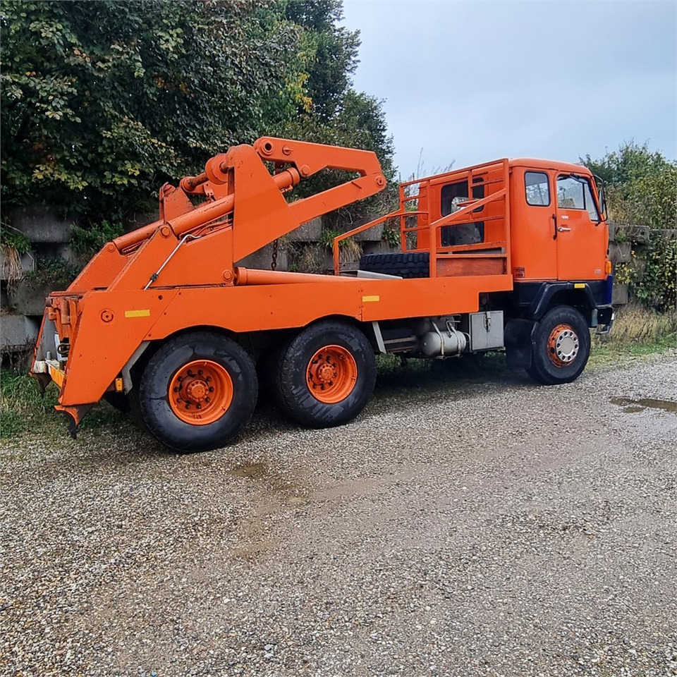 Volvo F 88 - Kamion za utovaranje kontejnera: slika 5 Volvo F 88 - Kamion za utovaranje kontejnera: slika 5