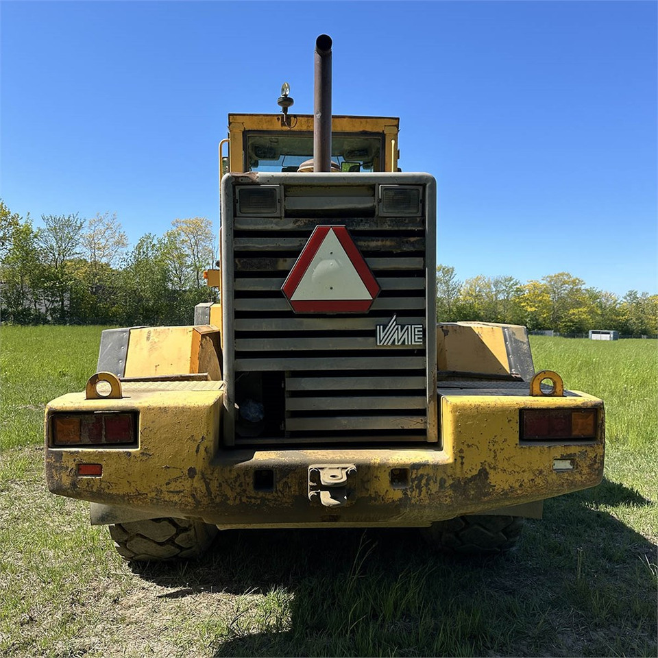 Volvo L120 - Utovarivač točkaš: slika 5 Volvo L120 - Utovarivač točkaš: slika 5