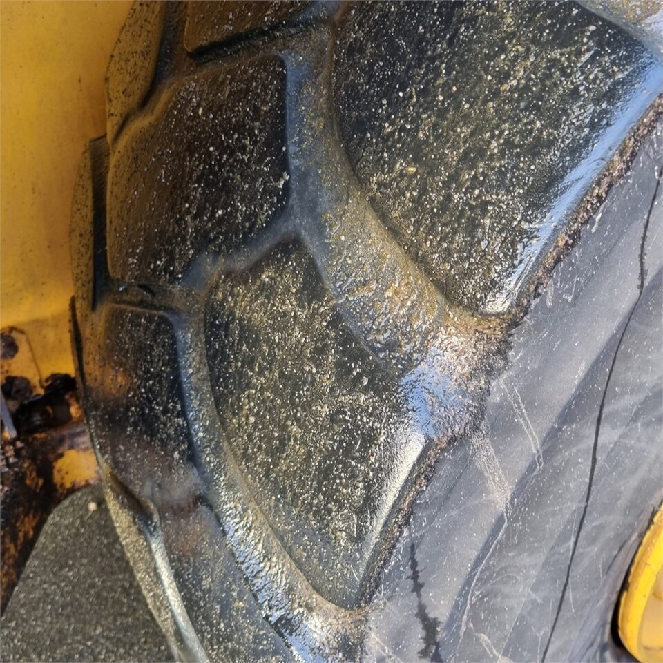Utovarivač točkaš Volvo L150G: slika 47