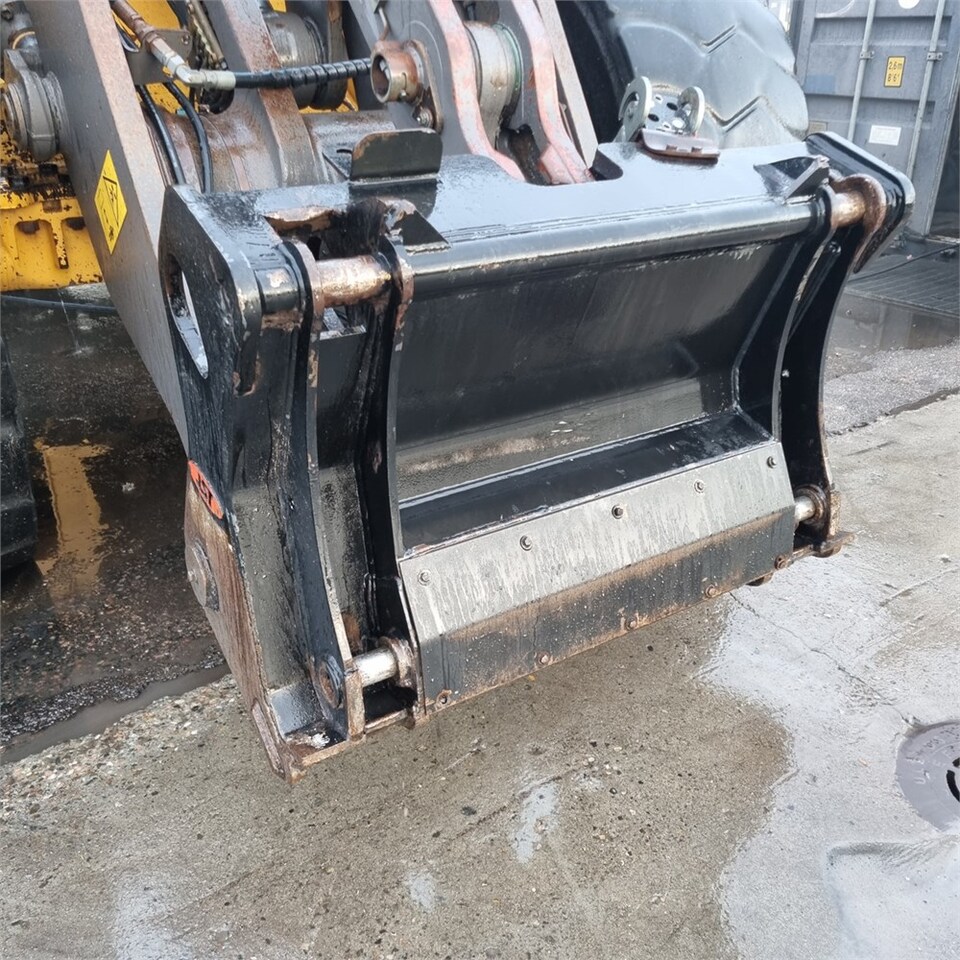 Utovarivač točkaš Volvo L150G: slika 17