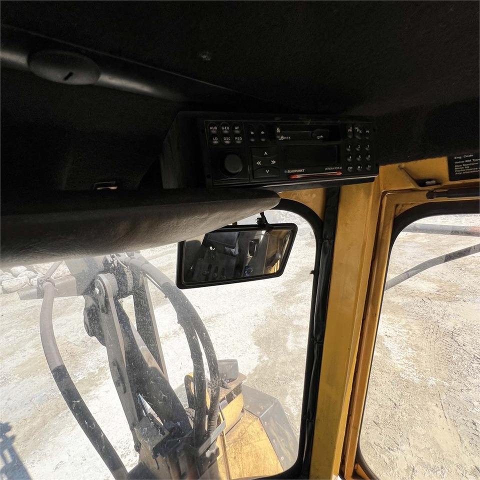 Utovarivač točkaš Volvo L70: slika 26