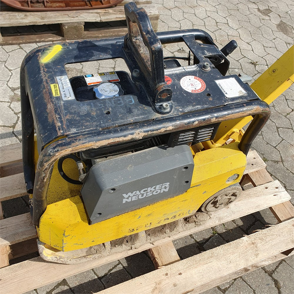 Wacker Neuson BPU 2540A - Vibraciona ploča: slika 2 Wacker Neuson BPU 2540A - Vibraciona ploča: slika 2