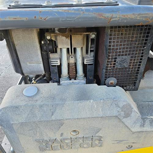 Vibraciona ploča Wacker Neuson DPU6555 Heh: slika 23