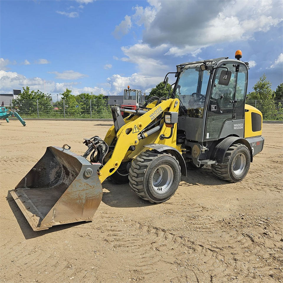 Wacker Neuson WL 32/RL30 - Utovarivač točkaš: slika 1 Wacker Neuson WL 32/RL30 - Utovarivač točkaš: slika 1