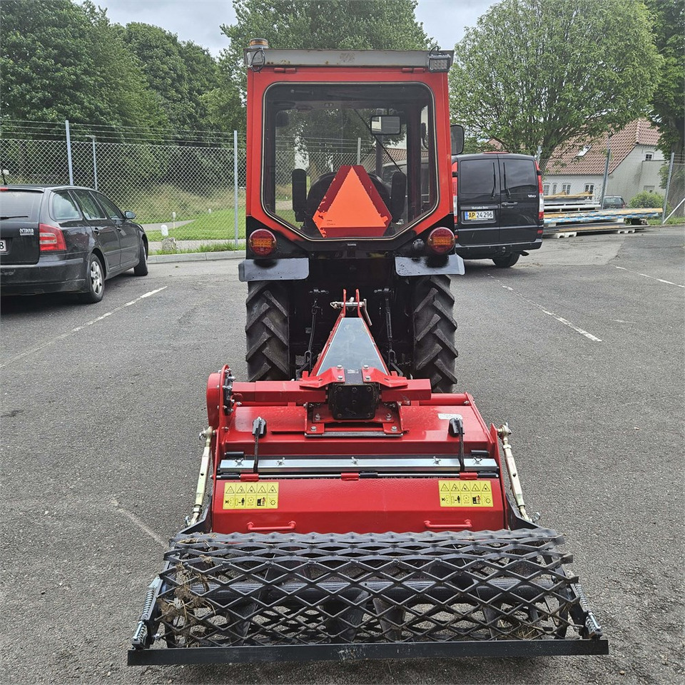 Yanmar 226 D - Komunalni traktor: slika 4 Yanmar 226 D - Komunalni traktor: slika 4
