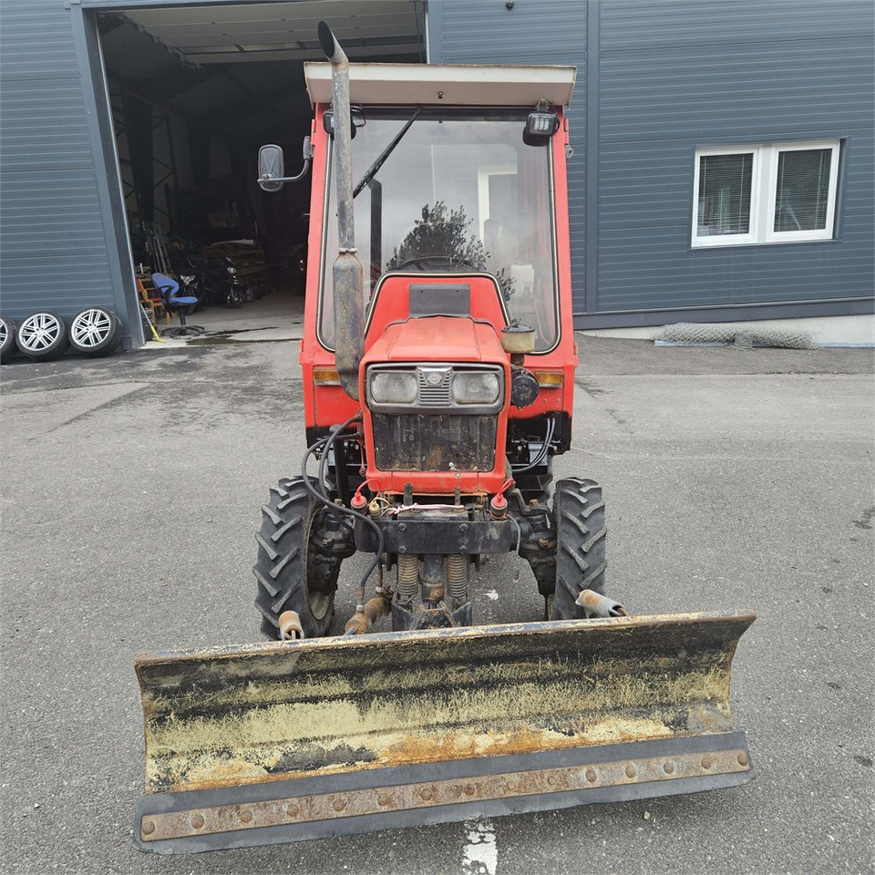 Yanmar 226 D - Komunalni traktor: slika 5 Yanmar 226 D - Komunalni traktor: slika 5