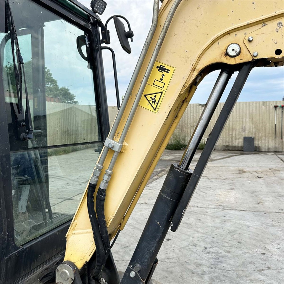Yanmar SV26 Yanmar SV26: slika 12