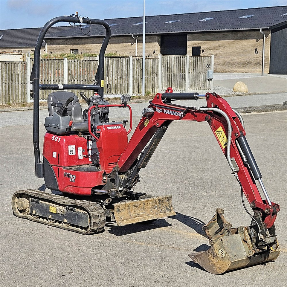 Mini bager Yanmar VIO12-2A: slika 1