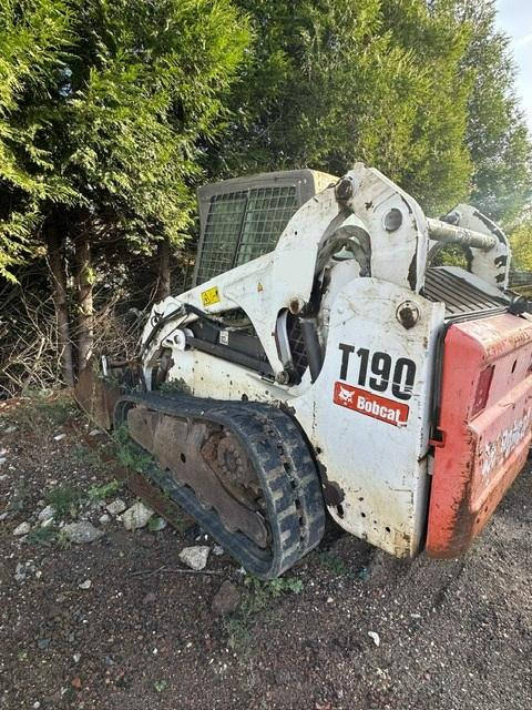 Bobcat T190 - Kompaktni utovarivač guseničar: slika 2 Bobcat T190 - Kompaktni utovarivač guseničar: slika 2