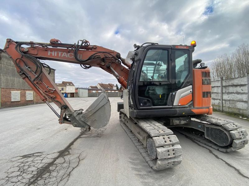 HITACHI ZX 135US-7 - Bager guseničar: slika 1 HITACHI ZX 135US-7 - Bager guseničar: slika 1