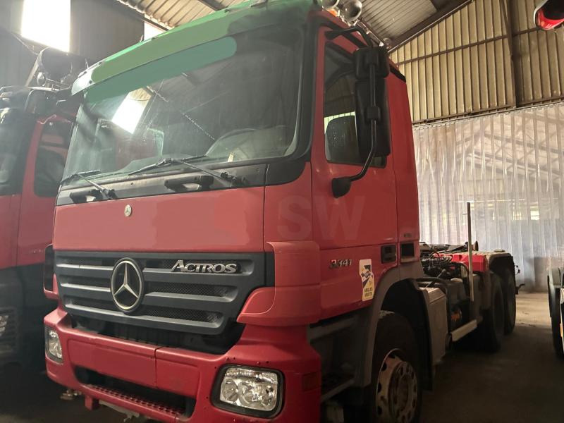 Mercedes 6X4 ACTROS 3341 - Kamion sa hidrauličnom kukom: slika 1 Mercedes 6X4 ACTROS 3341 - Kamion sa hidrauličnom kukom: slika 1