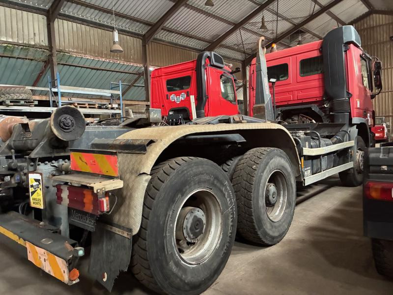 Mercedes 6X4 ACTROS 3341 - Kamion sa hidrauličnom kukom: slika 5 Mercedes 6X4 ACTROS 3341 - Kamion sa hidrauličnom kukom: slika 5