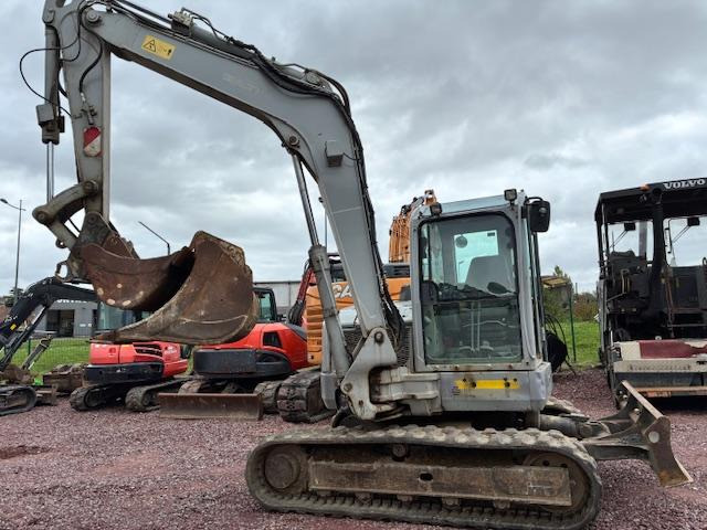 Volvo ECR 88D - Mini bager: slika 4 Volvo ECR 88D - Mini bager: slika 4