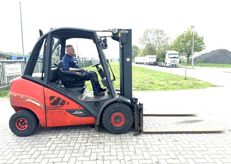 Linde H30D-02 - Dizel viljuškar: slika 1 Linde H30D-02 - Dizel viljuškar: slika 1
