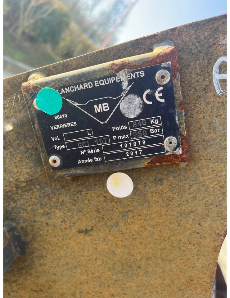 BLANCHARD EQUIPEMENTS GODET/1800 - Kašika za bager za Građevinska mašina: slika 3 BLANCHARD EQUIPEMENTS GODET/1800 - Kašika za bager za Građevinska mašina: slika 3