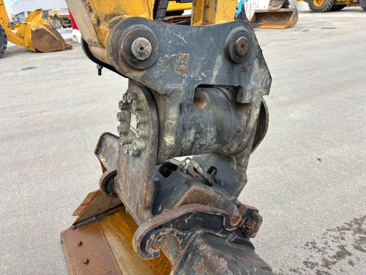 Bager guseničar CAT 307.5: slika 19